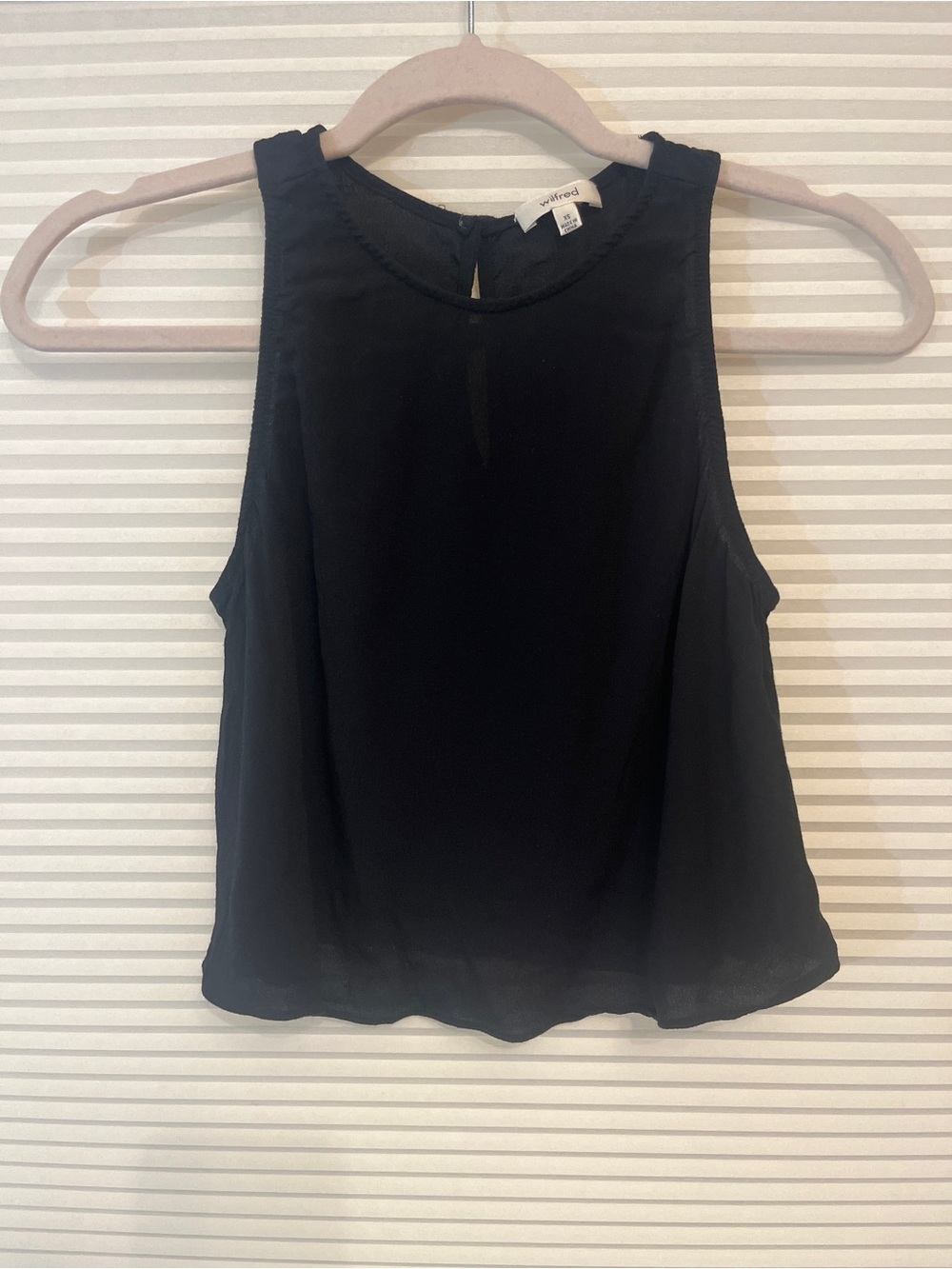 Wilfred Black Sleeveless Chiffon Keyhole Camisole